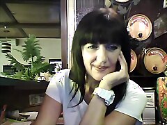 A mature European woman shares her sensual knowledge in a webcam video, revealing her mature and sexy body.